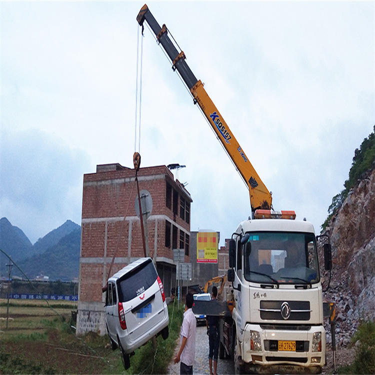 汉中道路交通事故救援吊装案例